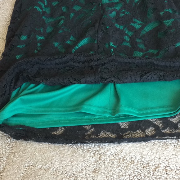 Short sleeve black & green lace dress Size 10 - Picture 7 of 8